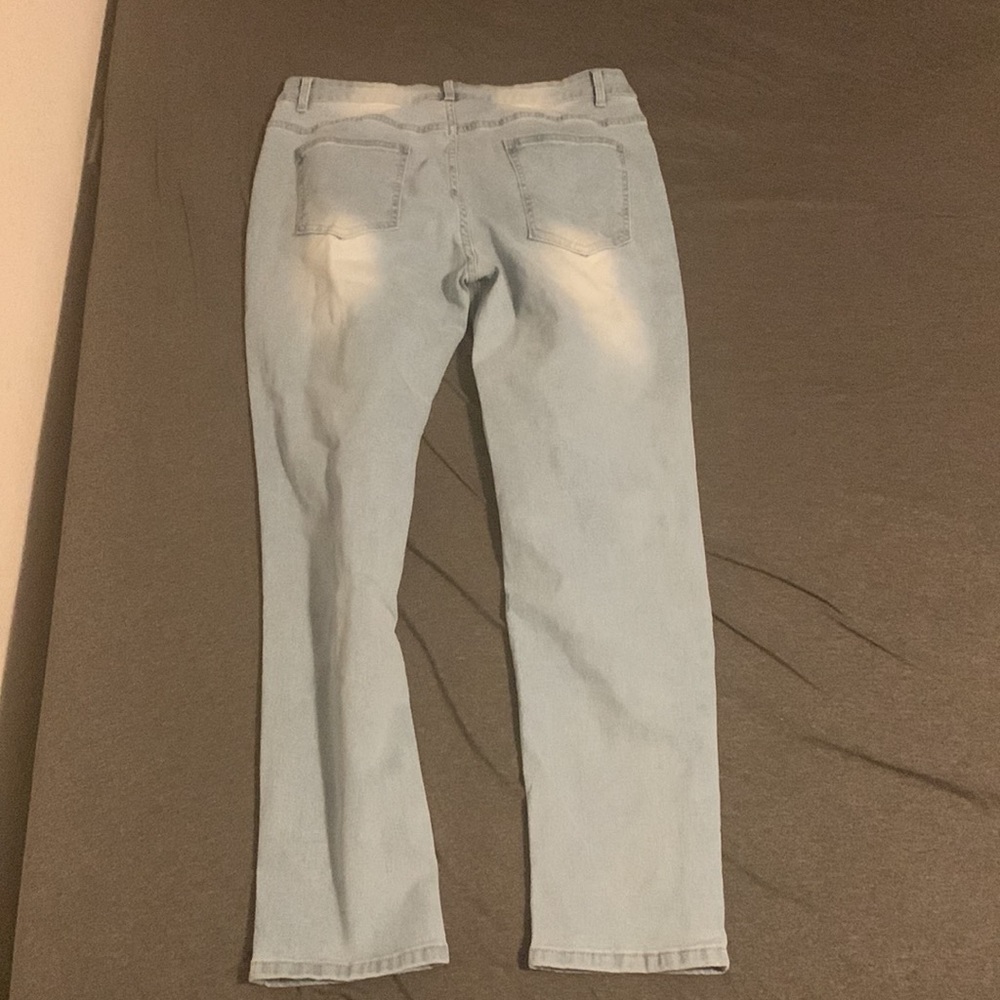 Light Blue Jeans - Picture 2 of 3